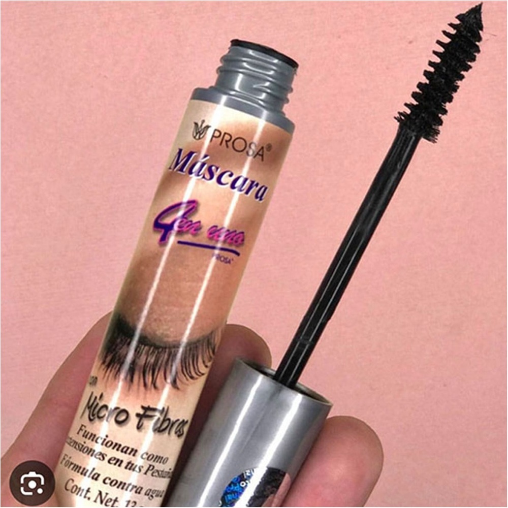 Mascara in Black — Volumizing Micro-Fiber Lash Mascara